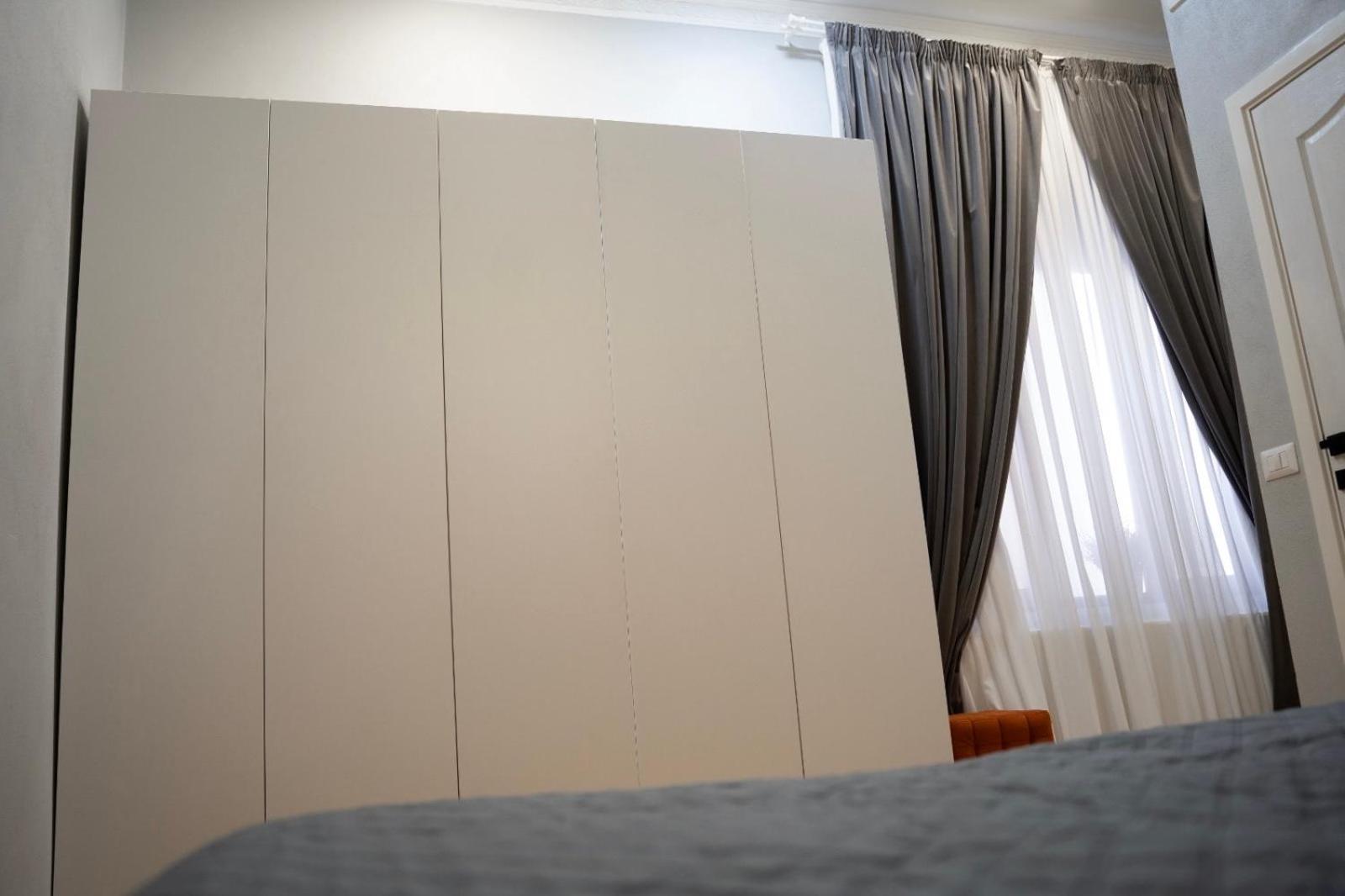 Central Suite Craiova Apartment